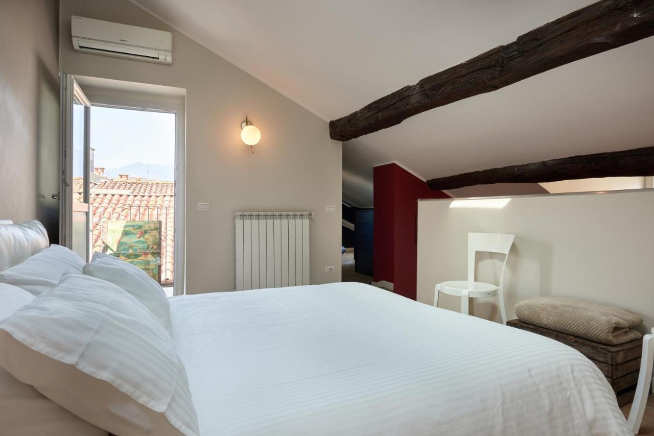 22 Lake Sweet Home Como Bagian luar foto